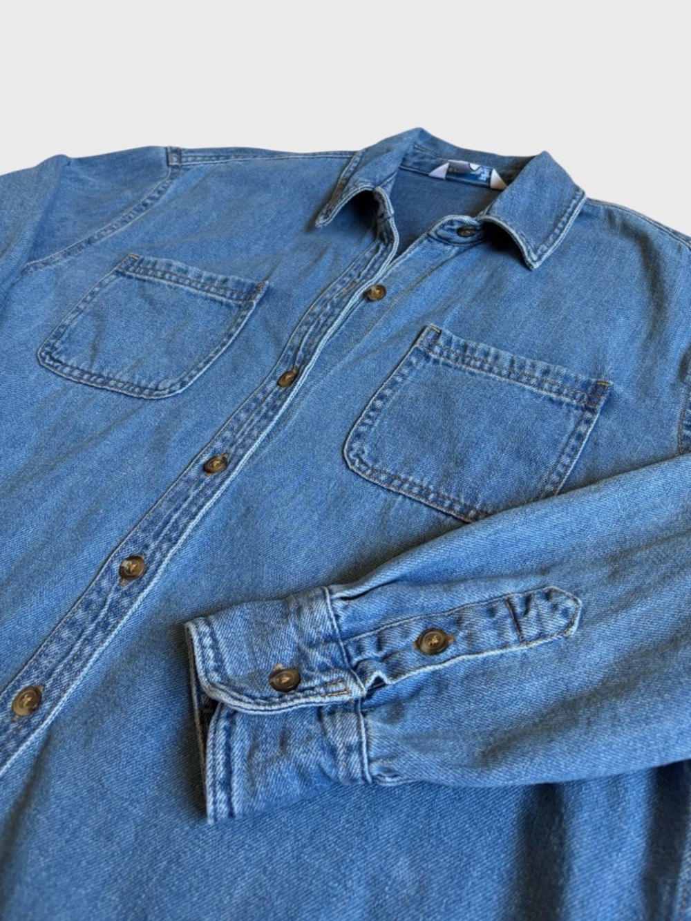 Old Navy Women's Oversized Boyfriend Utility-Pocket Jean Shirt Sz S Medium Wash - Picture 13 of 16